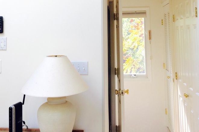 Entry & storage loft - Unfurnished studio apt-260A Snowden Ln-Princeton