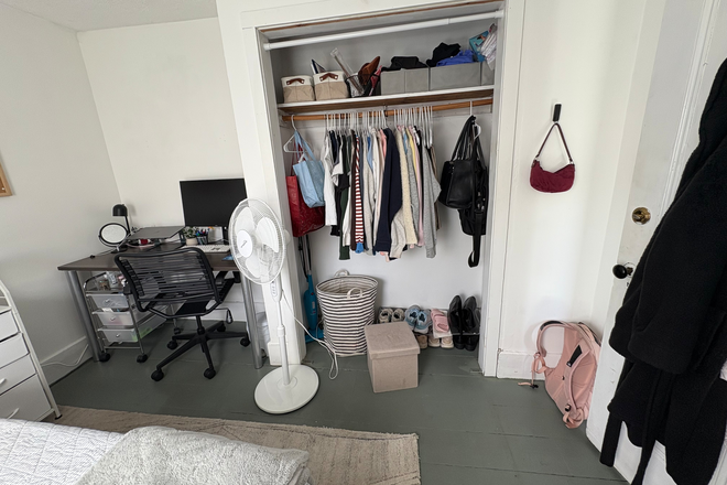 Bedroom 1 furnished - 21 Hazel Ave