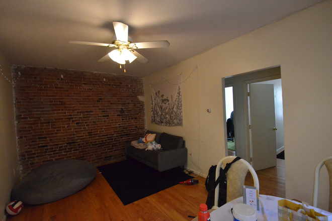Livin room - Beautiful, spacious 2 Bed 1 BA on Symphony Rd Avail 9/1/26 Apartments