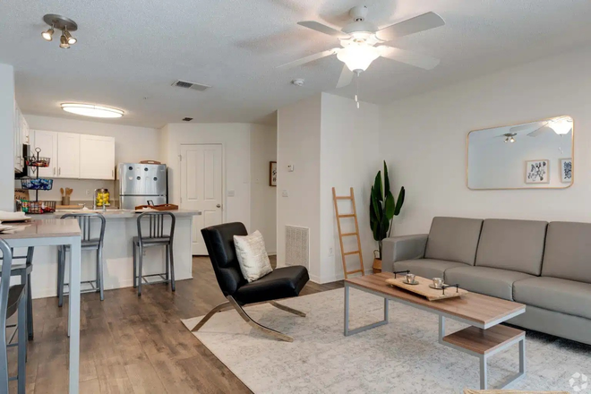 living area - BLVD Apartments