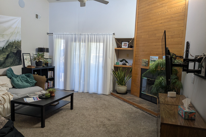 living room - Gold Run condos