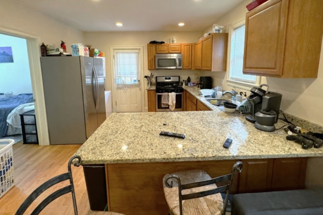 . - NO BROKER FEE - LAUNDRY IN UNIT - Avail NOW!!! Apartments