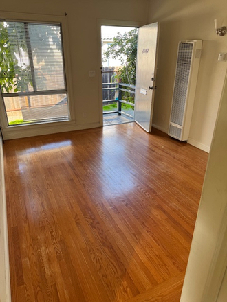 Living Room - 1 bedroom/1 bathroom in Poets Corner, close to campus