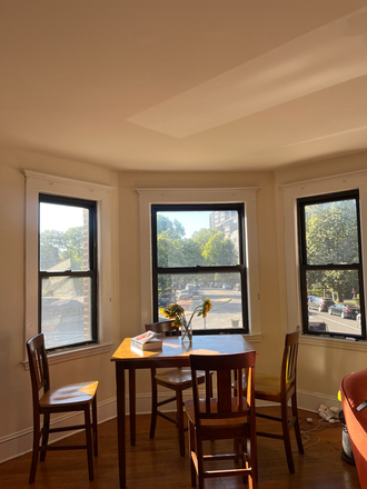 Living room table - Off-Campus Apartment, close to Cleveland Circle