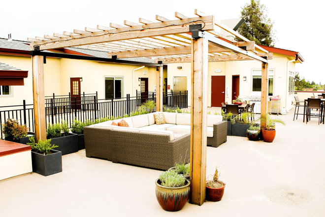  - Stranda Apartments