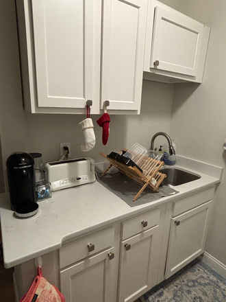 . - Updated 1 bed split - Near Berklee and Symphony/Copley Avail 9/1/26! Apartments