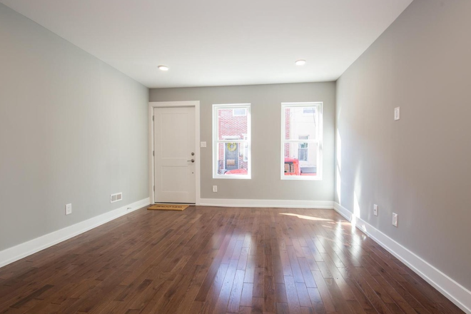 Living Room - Beautifully Maintained Home on One of South Philly's Best Blocks