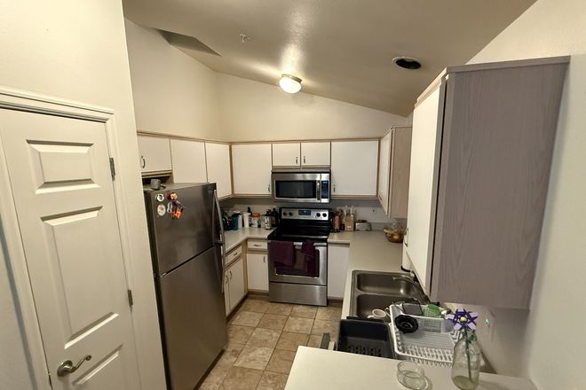 Kitchen - 4390 Laguna Pl Townhome