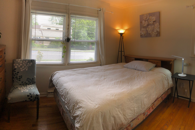 Bedroom B - Furnished room in shared home for PU affiliate-Valley Rd-Princeton