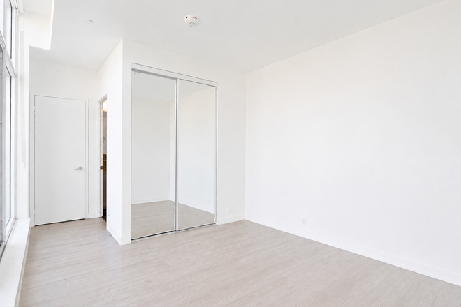 Living/Bed Space - Modern Condo Living Downtown Vaughan!