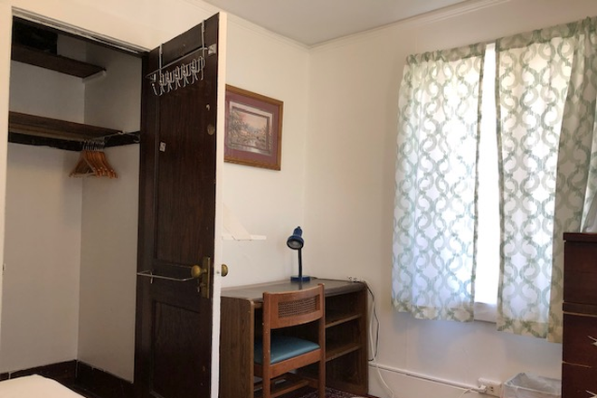 Room # 7 Looking South West - CENTRAL CAMPUS / PRIVATE BR IN A 12 BR HOUSE W/ SHARED KITCHEN-BATHS - ALL UTILITIES INCLUDED