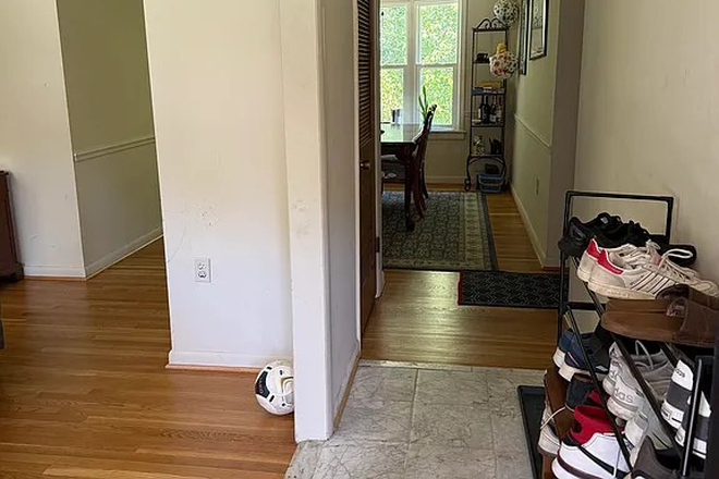 Dining room and entryway - Master bedroom in college park woods House