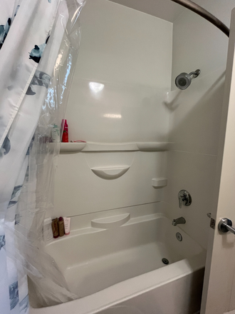 shower - Rambler South College Park Apartment sublease