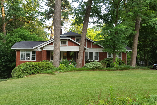 1741 Ridgewood - Unit B only - Terrace Unit in Triplex - 1 Block from Emory University - 1741 Ridgewood Drive NE #B
