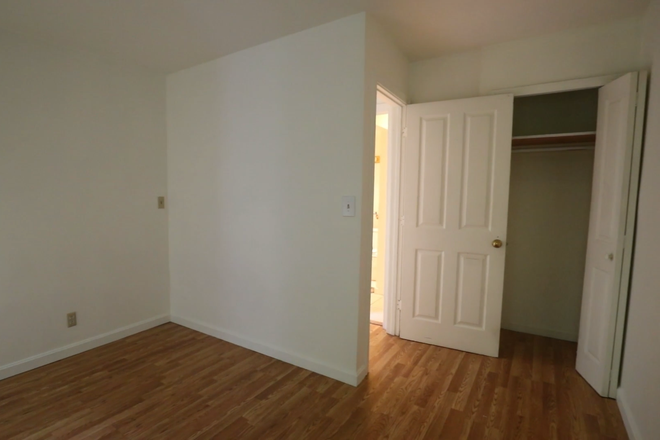 Bedroom - Old Amherst Apartments - Amherst/Belchertown line - on bus line