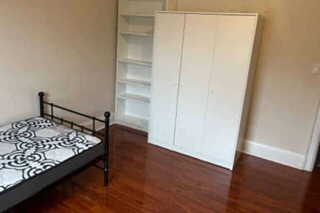 Bedroom - Clean and bright bedroom on the 2nd floor in downtown Toronto (Bathurst and Dundas) is available.