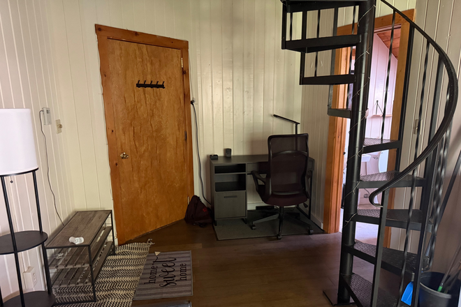 living space - Second Floor Studio with Loft space