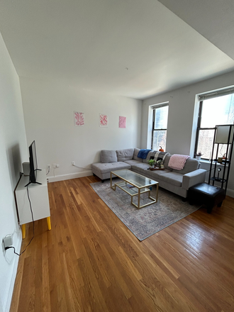 Living room - 4 Bed Available 9/1/26! *CONTACT NOAH 603-470-8181