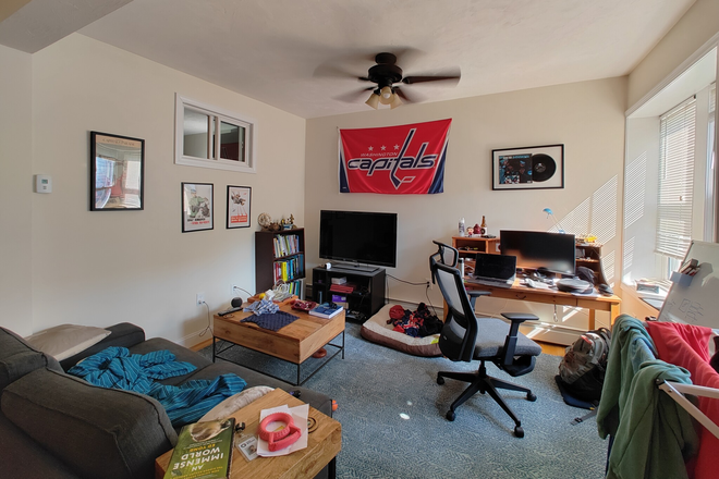 Call call or text Arezou at 617-584-7817 - Renovated 1 bedroom in heart of Inman sq.!! Available 9/1!! NO BROKER FEE!!! Apartments