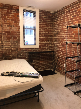 living - LOCATION!!! 5 BED/3.5 BATH ON SAINT STEPHEN ST! Duplex