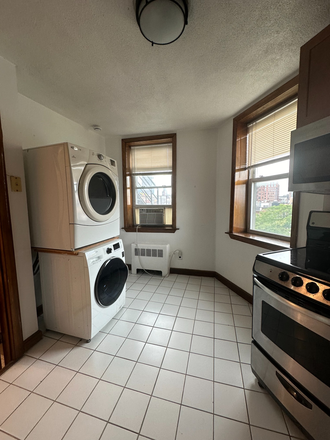 Call NOW for showings! 617-236-8600 - SHEAFE ST - NICE MODERN 2BR/1BA IN NORTH END AVAIL *8/1/2026* W/ DW, LRG BDRMS, IN UNIT LNDRY, EIK Apartments