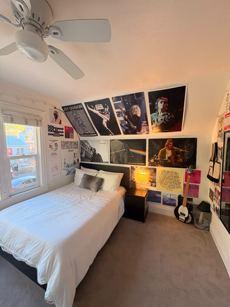bedroom photo 2 - 917 Pleasant Street, Spring Sublet needed ASAP, very close to campus, great rent! (Rent Negotiable)