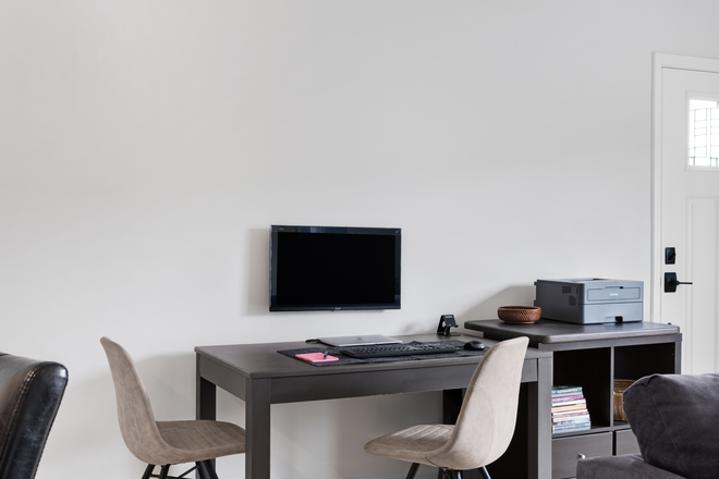 living room with view of workstation - FULLY FURNISHED 1BR APT NEAR DUKE w/exec. workstation