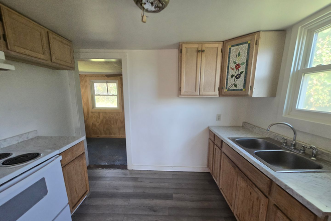 Photo - Lenoir 3/1 Close to J.E. Broyhill Park House