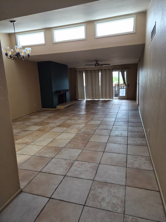 Entrance / dining room - SPACIOUS place near Campus & El Con Mall