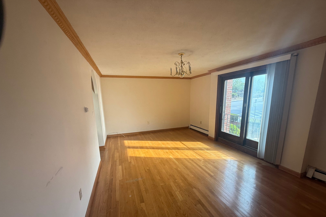 Call NOW for showings! 617-236-8600 - BENNINGTON ST - *NO FEE* 2BR/1BA ACROSS FROM ORIENT HEIGHTS MBTA FOR *8/1/2026* W/ H&HW + PRKNG INC Condo