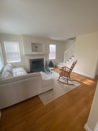 Living room - One Bed avail 3/21/26 and One avail 5/1/26 BEST PRICE & BEST HOUSE! Next to UMD, Me
