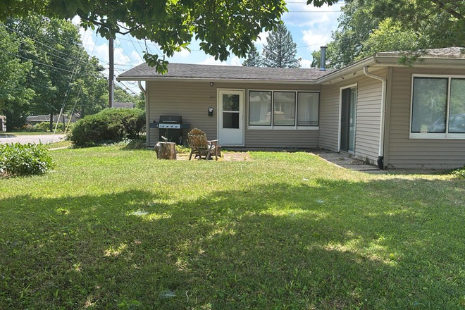 Front yard - House close to campus