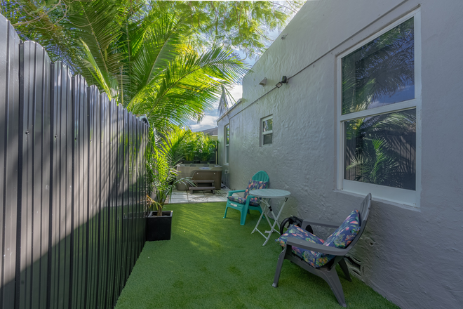 Patio 2 - Villa la Morada – Stress-free, fully furnished & all-inclusive housing! Rent by Nov 27 → $500 OFF! Duplex