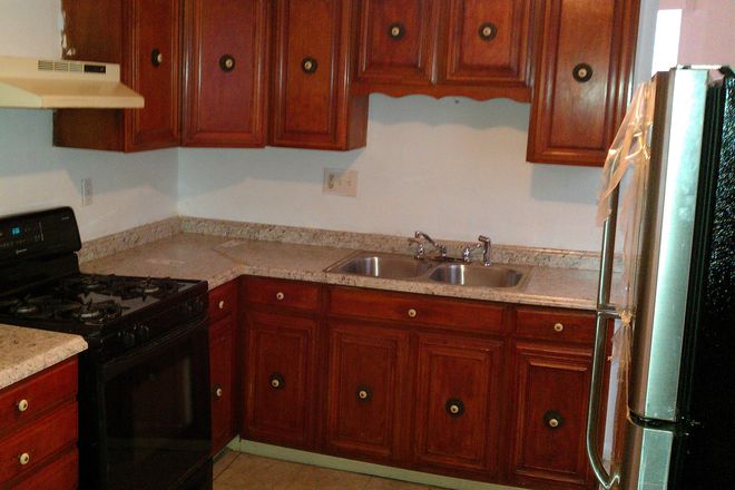 Kitchen - Remodeled and spacious 5 bedroom and 2 full bath house for rent in Shadyside.