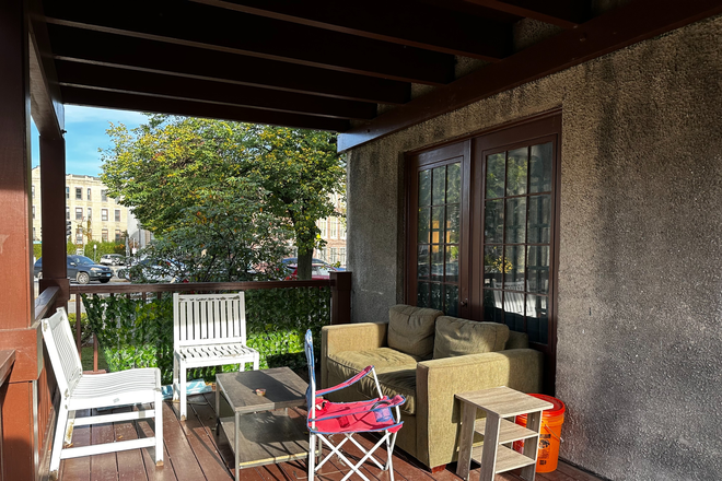 Call NOW for showings! 617-236-8600 - CH HILL AVE - XL CLEVLND CRCL 4BR AVAIL *9/1/2026* W/ 2 BATH, IN UNIT W/D, RNTL PRKNG, DW, EIK, DECK Apartments