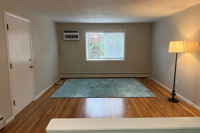 Living room - Northgate Gardens Condominium 2 bd 1 bath apartment - 7 Minutes to Campus