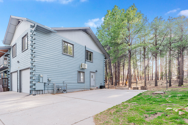 Parking Area - Charming Upstairs Apartment Near Campus with a Scenic View and Close to Trails!