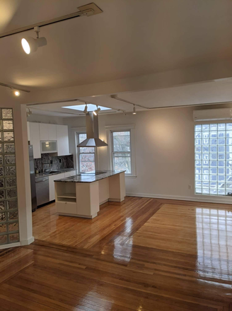 Open floor plan - Beautiful, huge 3 bedroom apartment in Central Square