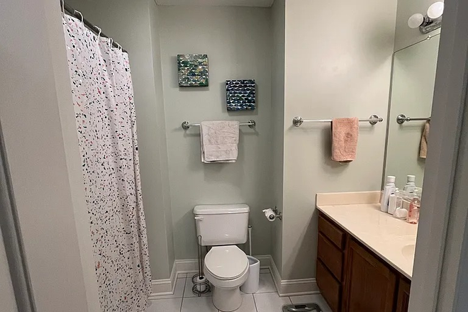 Bathroom 1 - 3 BR / 2 BA in Ardmore