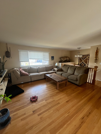 Common area with TV - Spring Semester Sublease, Quiet House