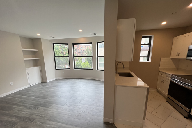 Living area - GORGEOUS 2BEDS 1 BATH - AVAILABLE NOW Apartments