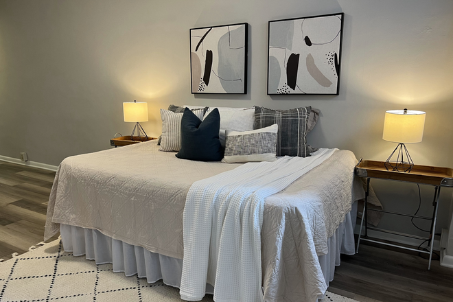 Bed - Fully Furnished Studio Apartment One Block from Peabody and JHU/JHMI Shuttle Stop