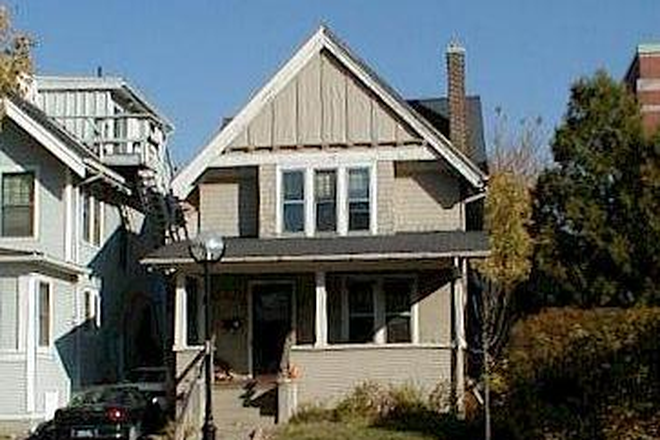 418 Main Exterior - Available 8/25/25 -Beautifully Renovated 5 Bedroom Home in Kerrytown
