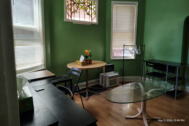 living room - 2BR, Free water, walk to UC Apartments