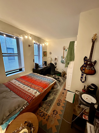 1 - Off Campus Affordable and No BROKER FEE Studios, 1, 2 and 3 Bedrooms for 9/1/26 Move in! Apartments