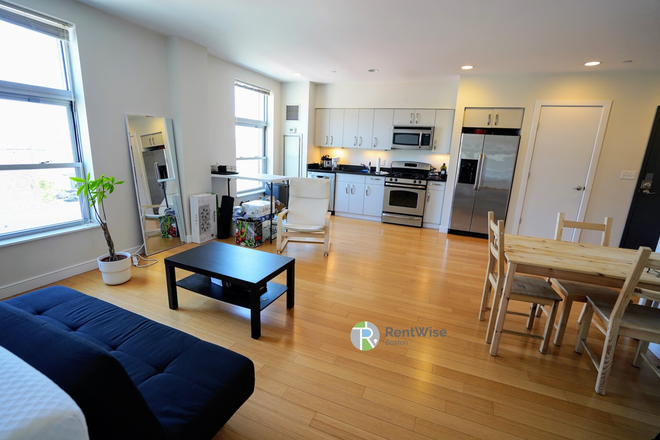 3 - AVAILABLE NOW! Fantastic 2 bed/1.5 bath, Pet Friendly, No Fee! Apartments