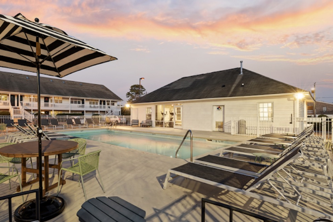 Pool and office - Seahawk Retreat