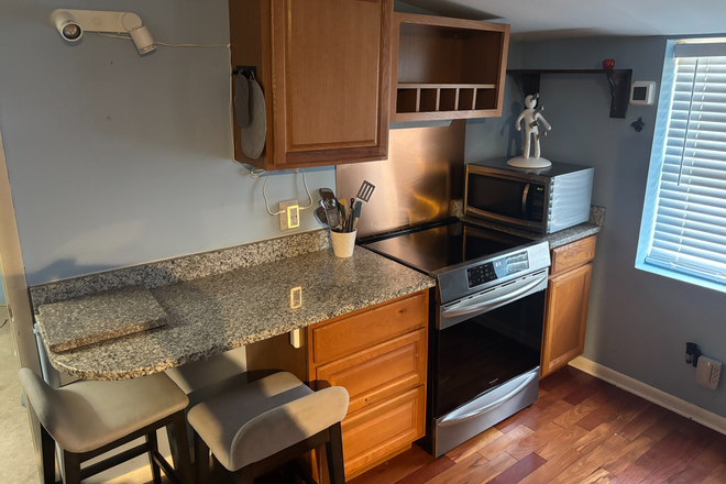 kitchen - Fully Furnished Apartment with ALL utilities and internet included. Close to UMD bike and bus stop.