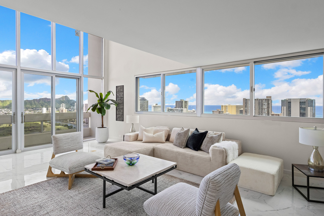 Living Room - Furnished Executive Penthouse Near UH Manoa & Waikiki
