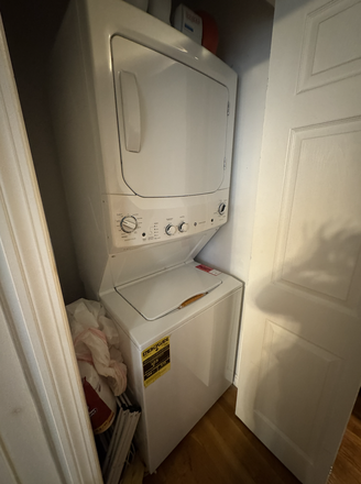 apartment - NEU/ 1 bedroom/Laundry in unit Apartments
